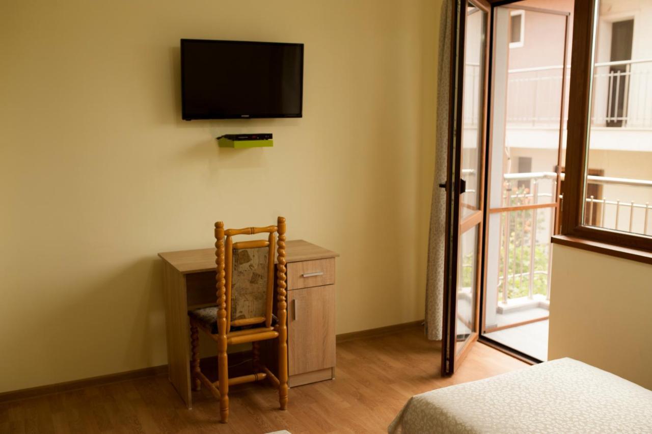Alfa Guest Rooms With Parking Varna Ngoại thất bức ảnh
