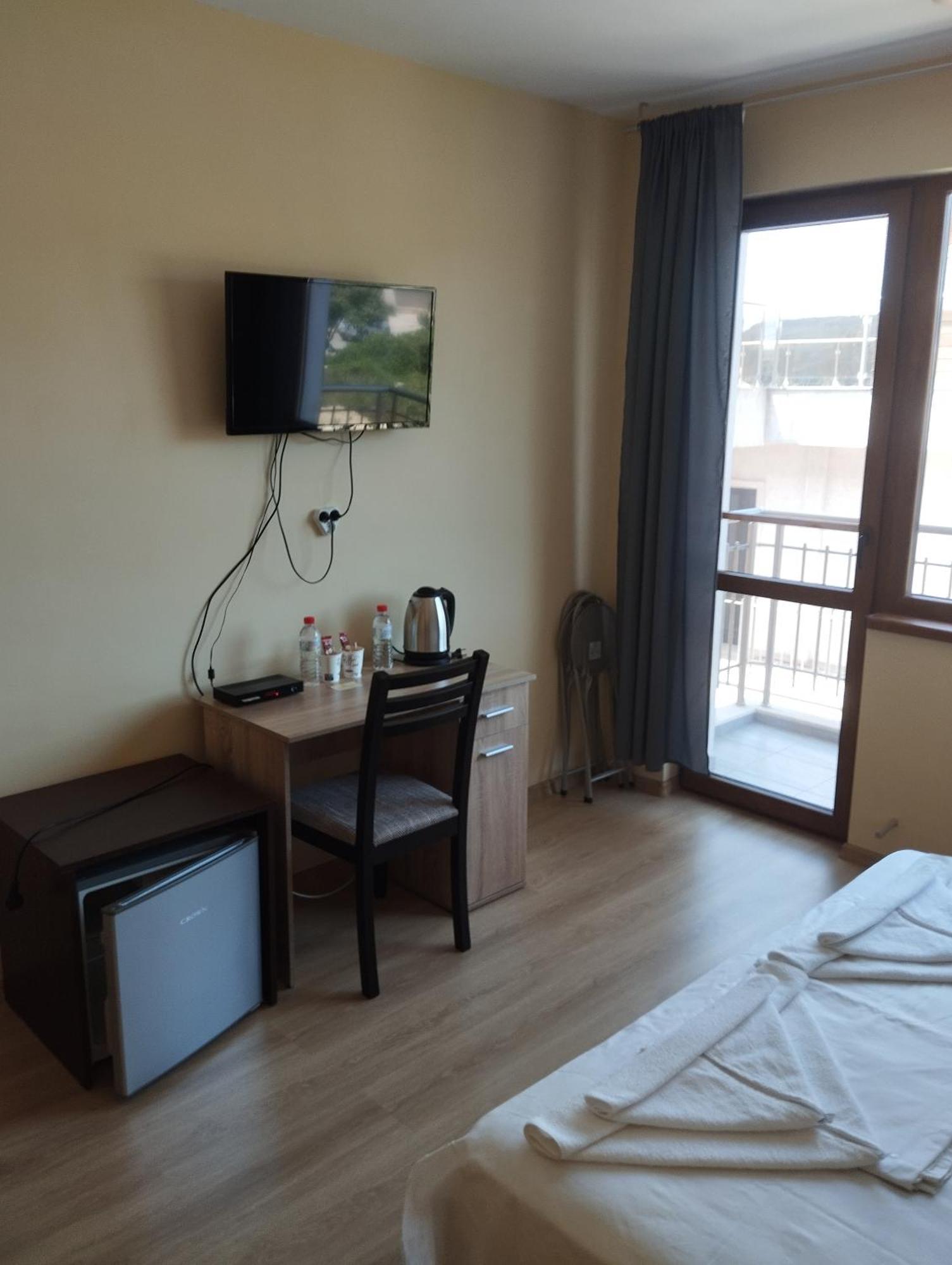 Alfa Guest Rooms With Parking Varna Ngoại thất bức ảnh