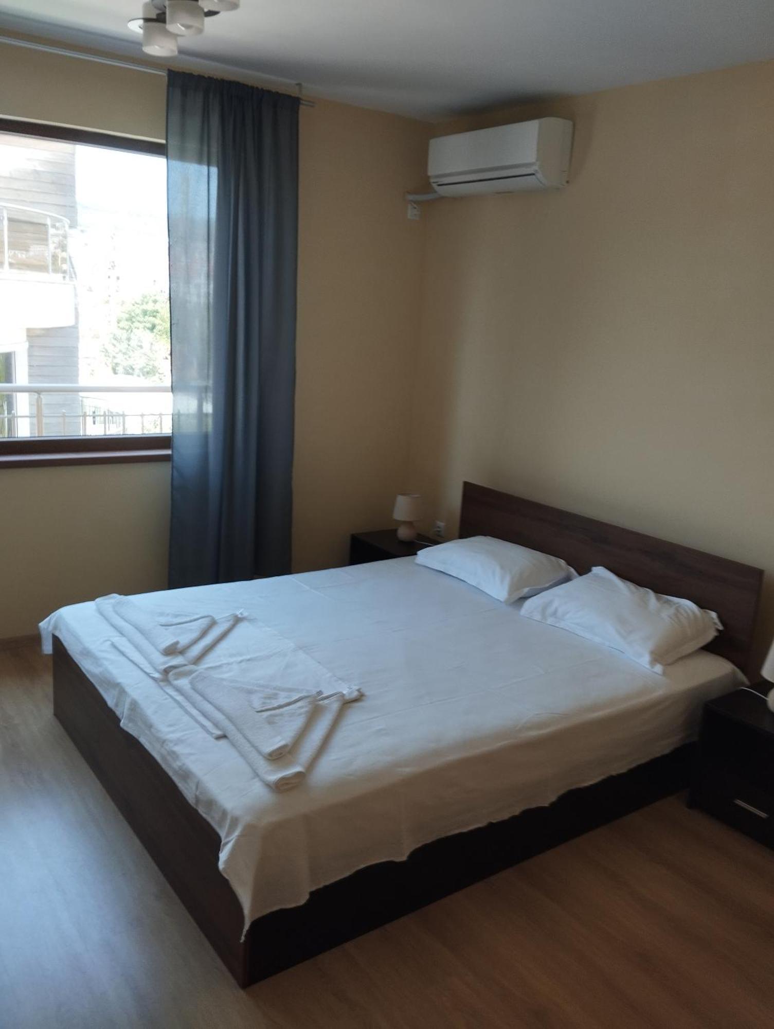 Alfa Guest Rooms With Parking Varna Ngoại thất bức ảnh