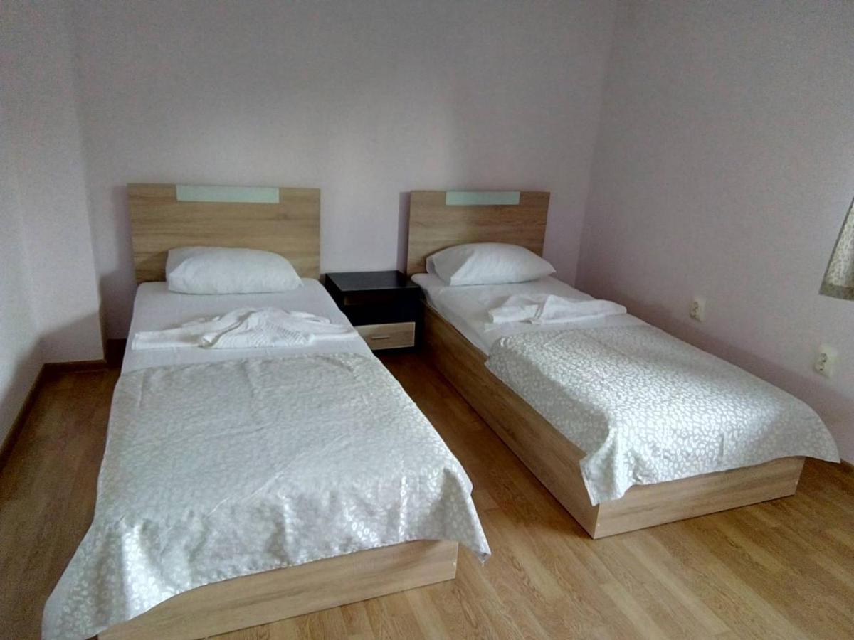 Alfa Guest Rooms With Parking Varna Ngoại thất bức ảnh