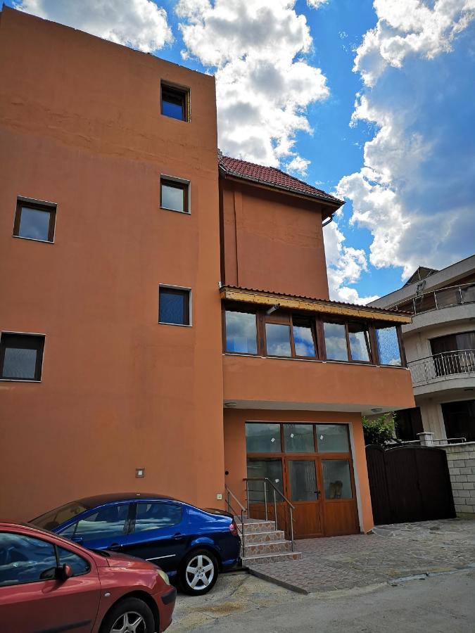 Alfa Guest Rooms With Parking Varna Ngoại thất bức ảnh