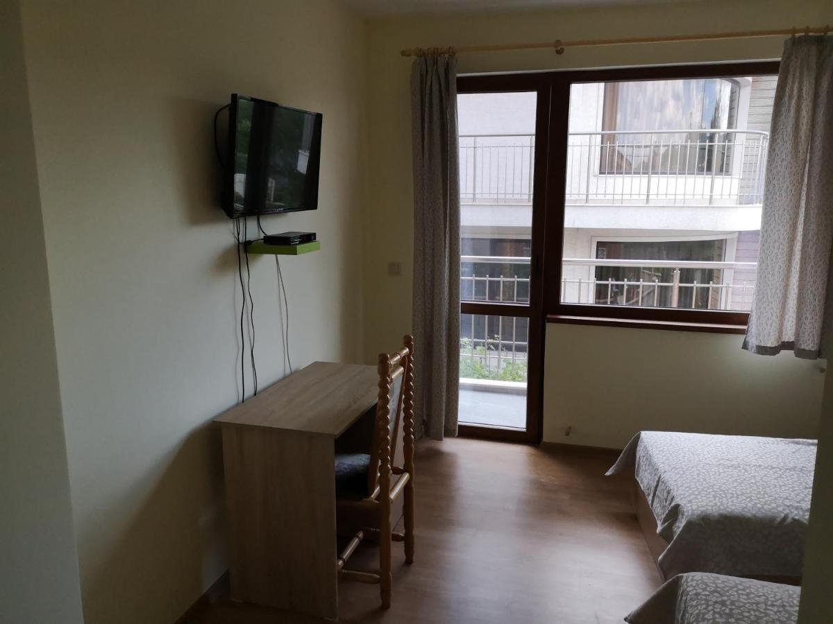 Alfa Guest Rooms With Parking Varna Ngoại thất bức ảnh