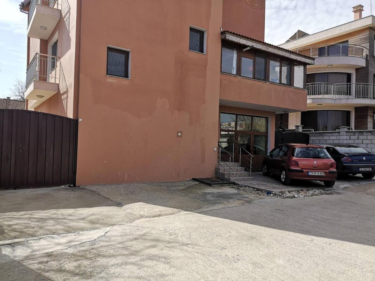 Alfa Guest Rooms With Parking Varna Ngoại thất bức ảnh